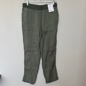Sonoma NWT Tapered Crop Olive Green Pants